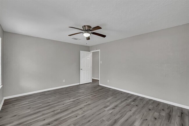 Building Photo - 29806 Lazy Ln