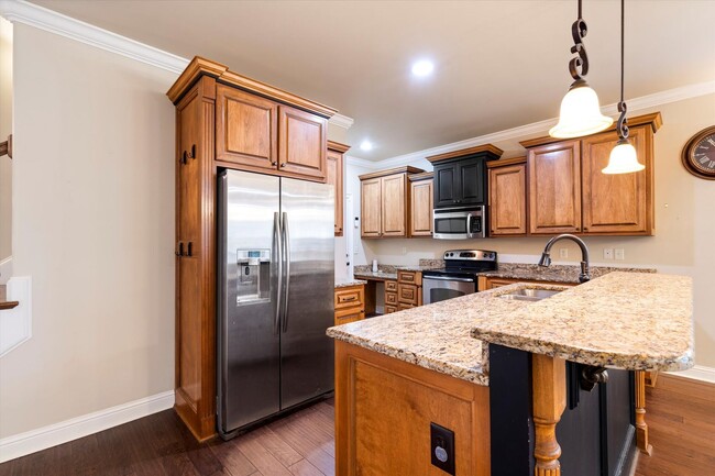 Building Photo - UPCOMING LISTING-CUSTOM BUILT HOME IN PINEHURST