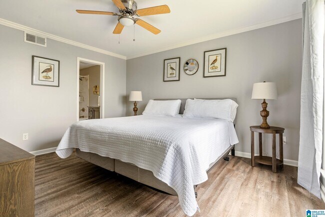 Building Photo - 1909 16th Ave S