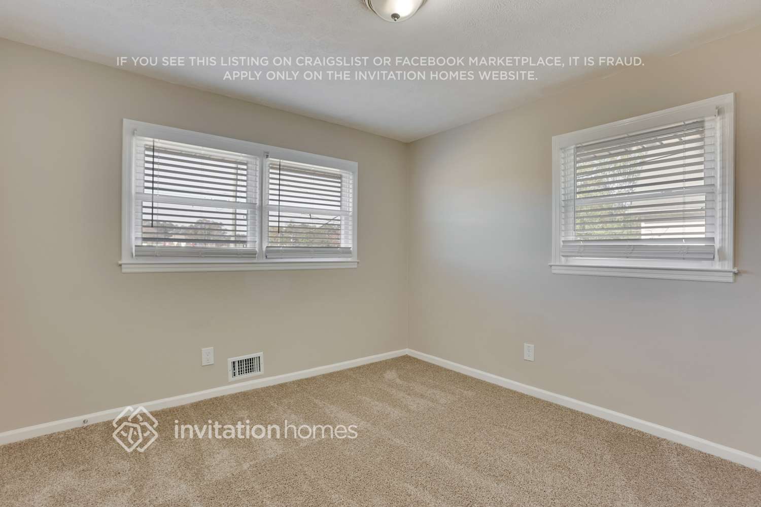 Building Photo - 2421 Kennedy Ln