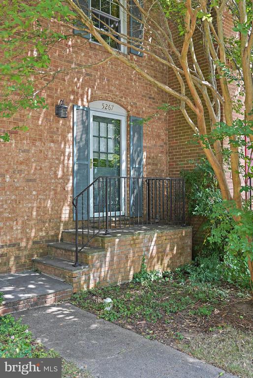 Building Photo - 5267 Leestone Ct
