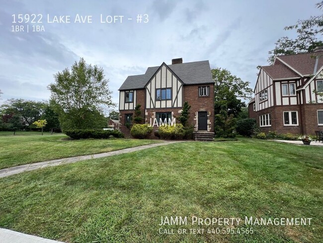 Building Photo - 15922 Lake Ave