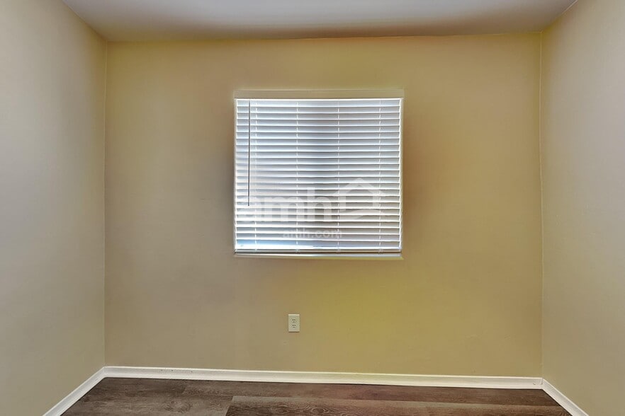 Building Photo - 4133 E Lushfield Dr