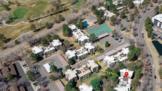 Building Photo - Charming 3-Bed Penthouse Condo in Denver with 2 full bathrooms! – Open Floor Plan *Move in specia...