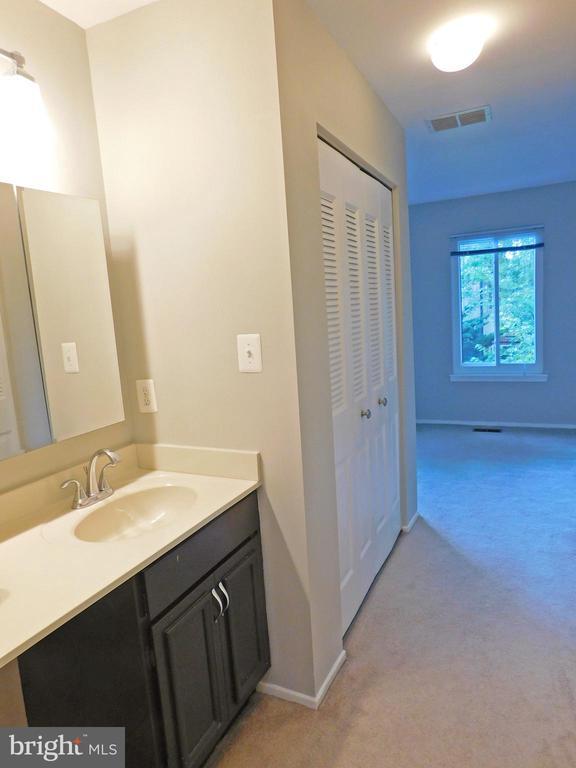 Building Photo - 10315 Cherry View Ct