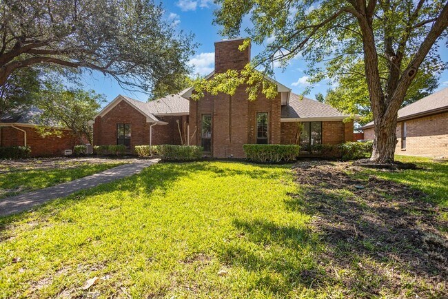 Building Photo - 922 Sycamore Creek Rd