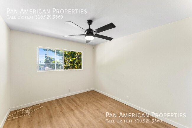Building Photo - 4484 La Deney St