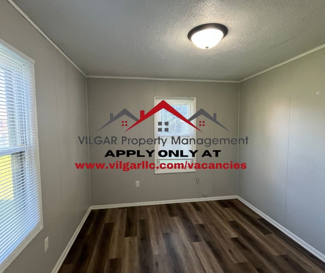 Building Photo - Spacious 3 Bedrooms, 1 Bath home in Highla...
