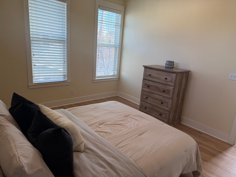 Building Photo - 804 Kite Ln