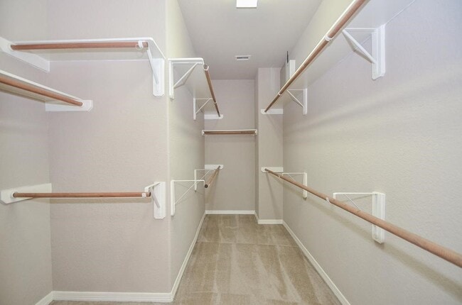Building Photo - 3042 Royal Oaks Crest