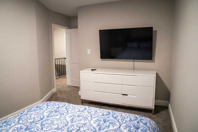 Building Photo - 8623 Willow Oak Rd