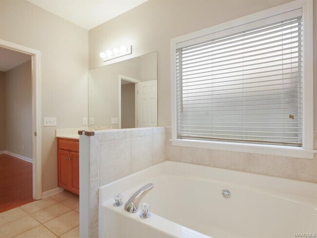 Building Photo - 300 Atasi Dr