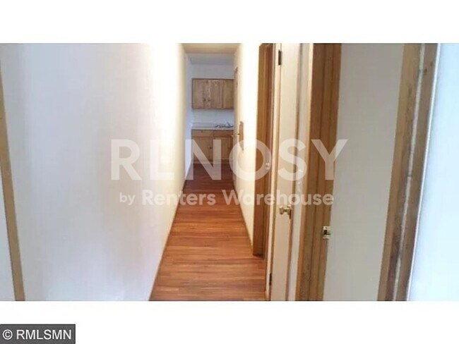 Building Photo - Wonderful 2BD / 1 BA DUPLEX  in Minneapolis Available 1/1/2024!