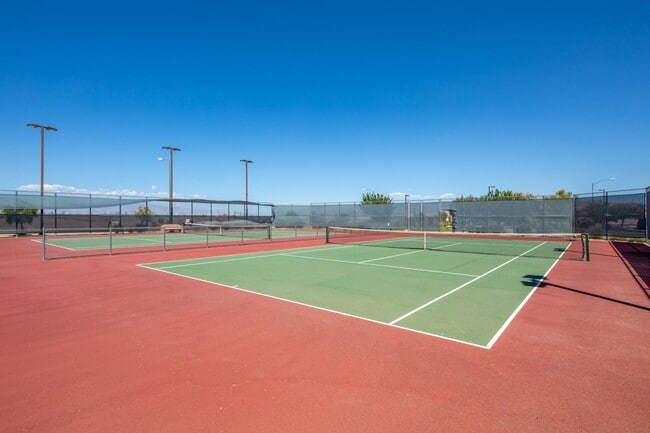 Building Photo - A MUST SEE 3BD/2.5BA SINGLE FAMILY HOME!