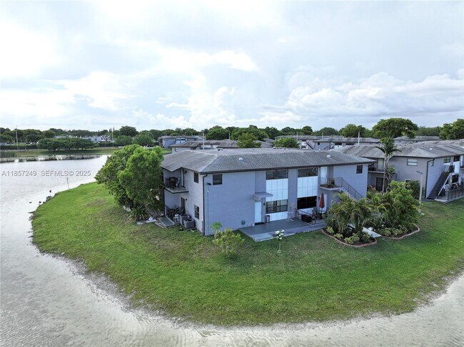 Building Photo - 13261 SW 17th Ln