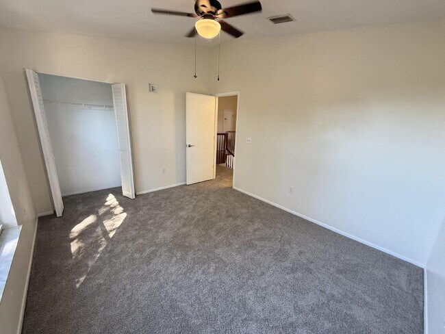 Building Photo - Beautifully remodeled 6 bedroom - 3 bath home in Summerfield Village