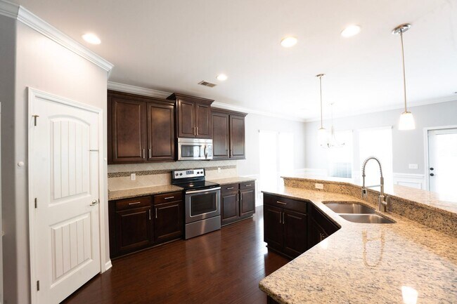 Building Photo - Coming Available!