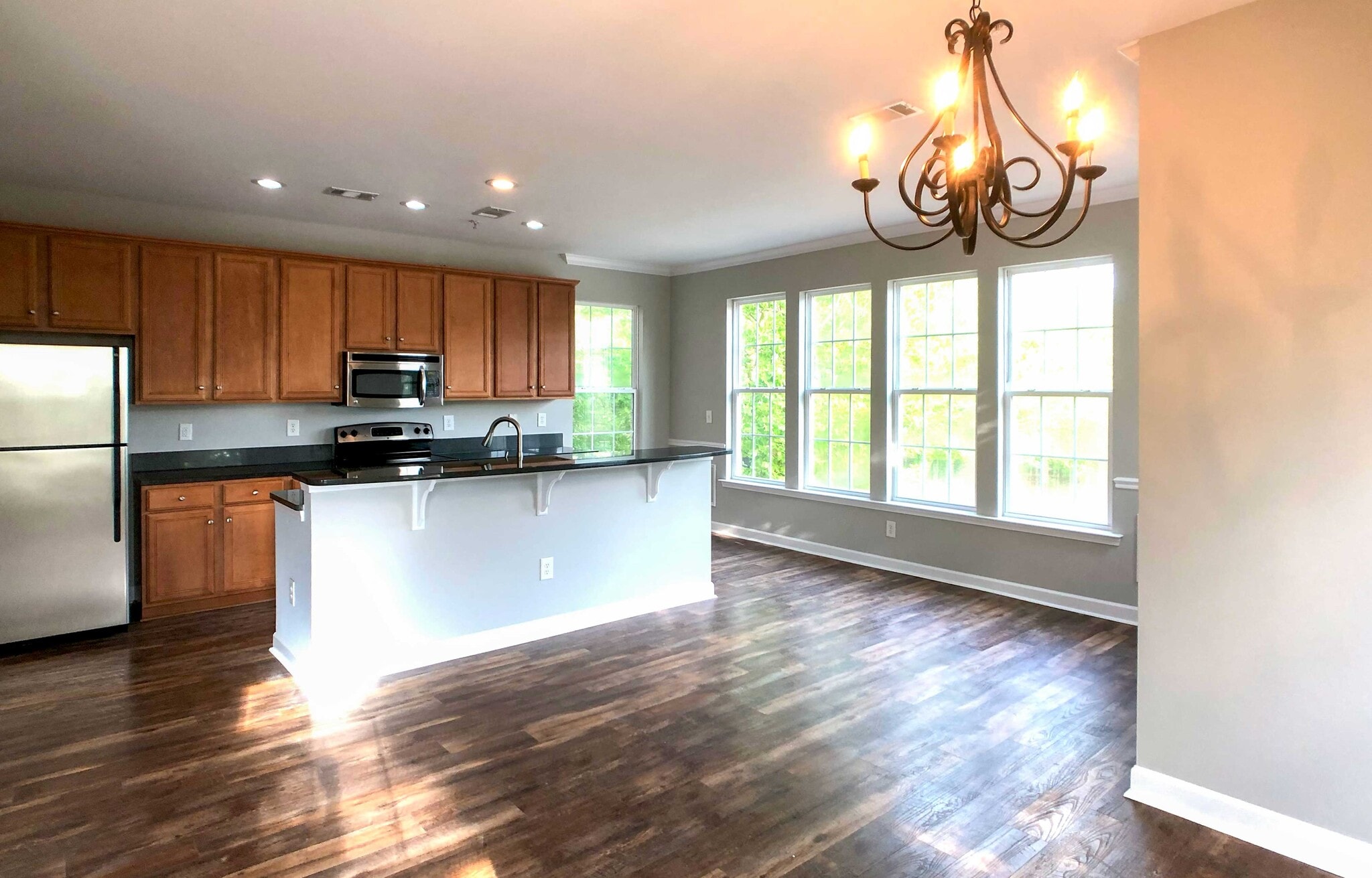 Kitchen - 2834 Howard Ave