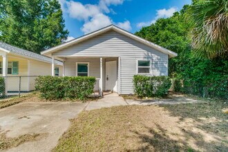 Building Photo - Charming 3-Bedroom Home Near Downtown Pensacola