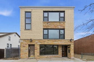 Building Photo - 5915 N Milwaukee Ave