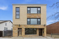 Building Photo - 5915 N Milwaukee Ave