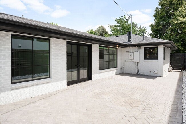 Building Photo - LUX 3BD, 2BA Belcaro Home with 2-Car Garage