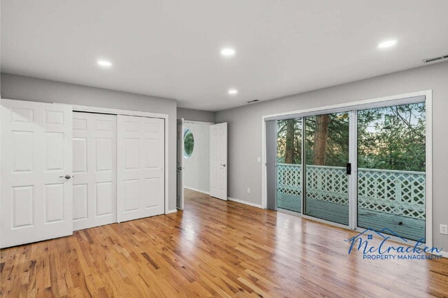 Building Photo - 525 Ashland Loop Rd