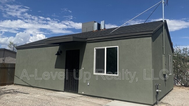 Primary Photo - 2341 S 3rd Ave