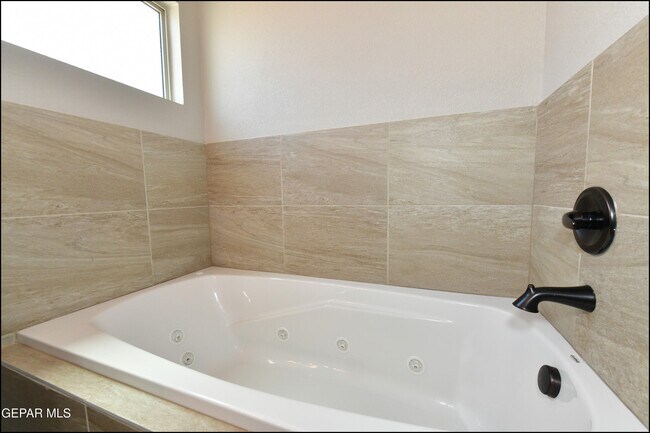 Building Photo - 2358 Enchanted Gem