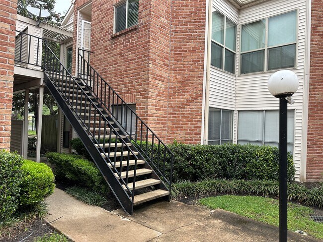 Building Photo - 10161 Oakberry St