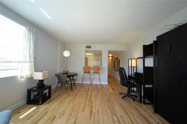 Building Photo - 50 Menores Ave