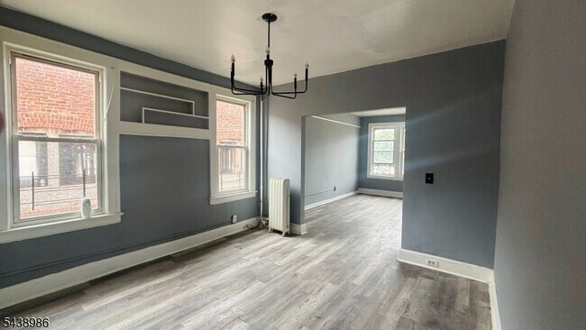 Building Photo - 298 Union Ave