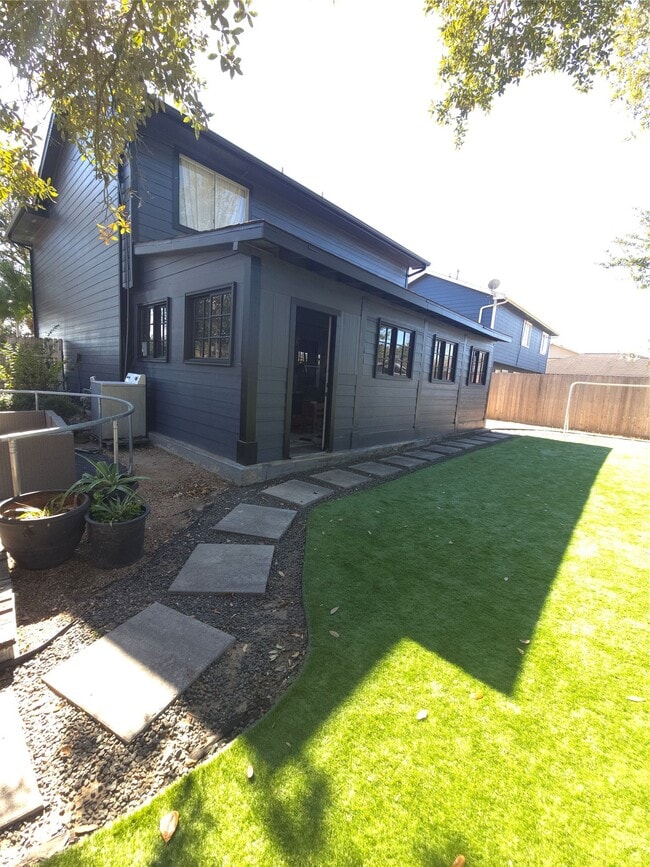 Building Photo - 6402 Frosty Brook Dr