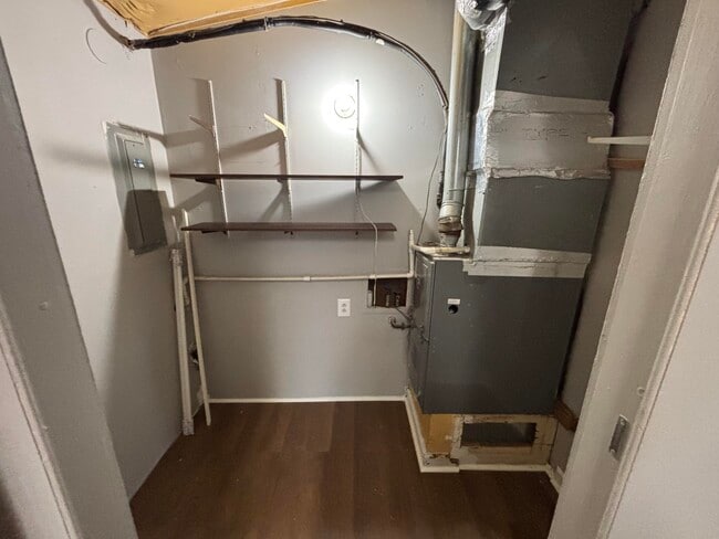 Building Photo - 214 Rugby Rd