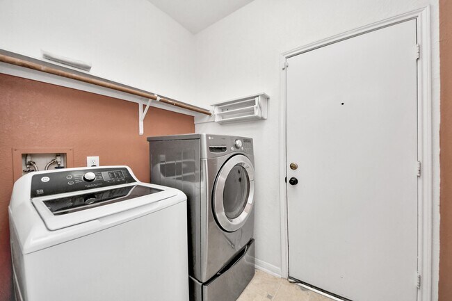 Building Photo - 16319 Autumn Leigh Dr