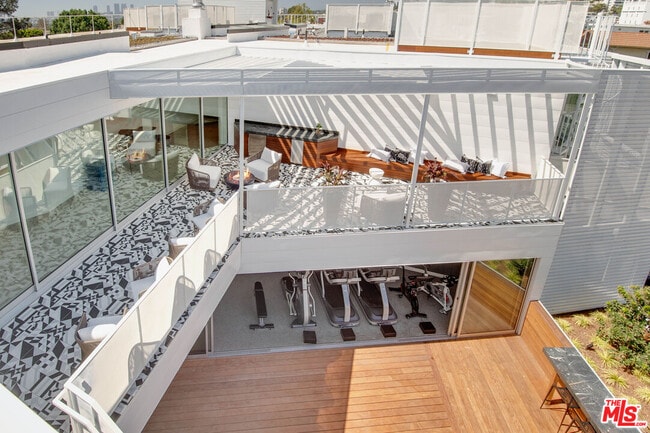 Building Photo - 1030 Kings Rd