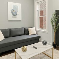 Building Photo - 128 Bainbridge St