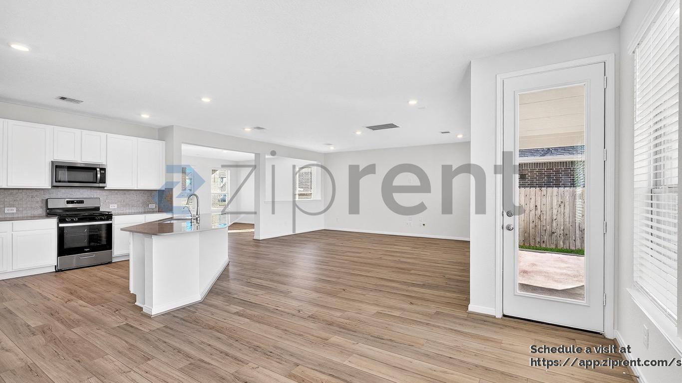 Building Photo - 7611 Coral Ky Dr