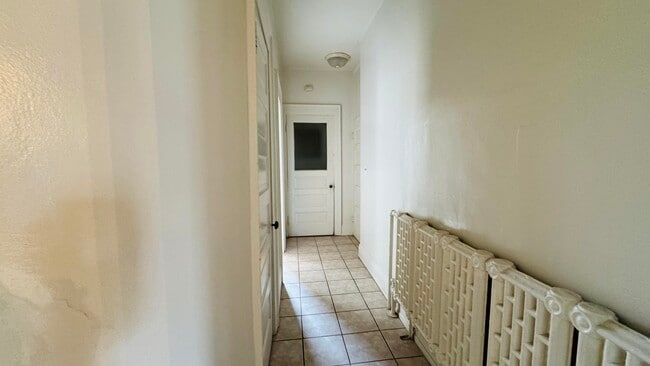 Building Photo - 1024 E Brady St