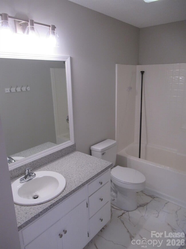 Building Photo - 820 Horseshoe Lake Rd