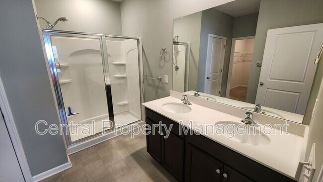 Building Photo - 731 Liberty Walk Ln