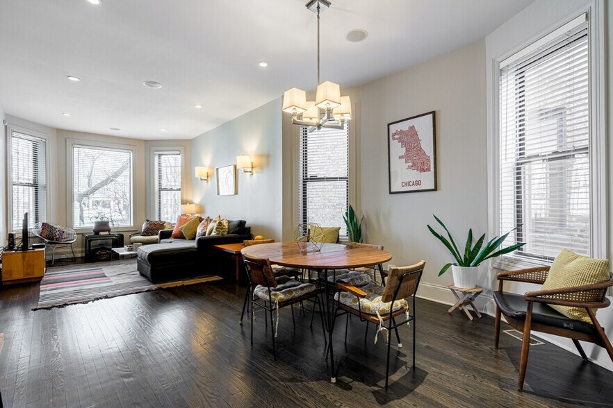 Building Photo - 2947 W Logan Blvd