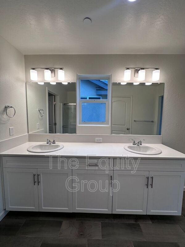 Building Photo - 30536 Delancy Rd