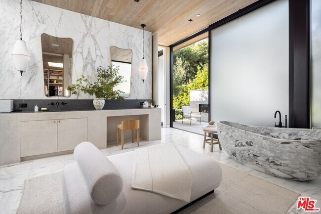 Building Photo - 1335 Carla Ln