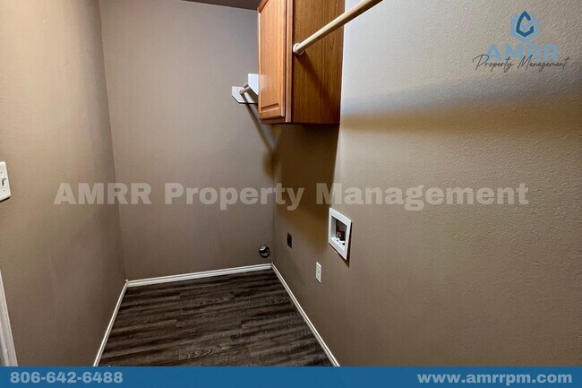 Building Photo - 314 E Ursuline St