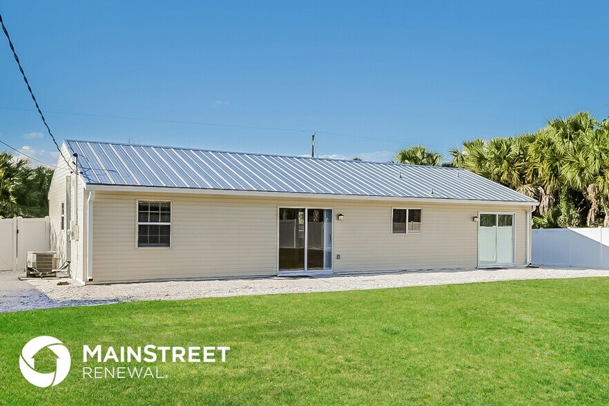 Building Photo - 18663 Van Nuys Cir
