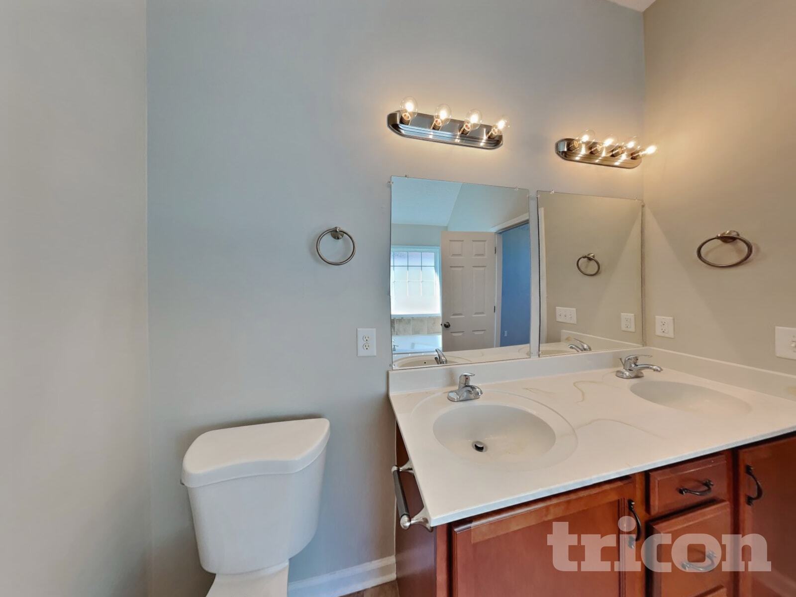 Building Photo - 3479 Melrose Dr