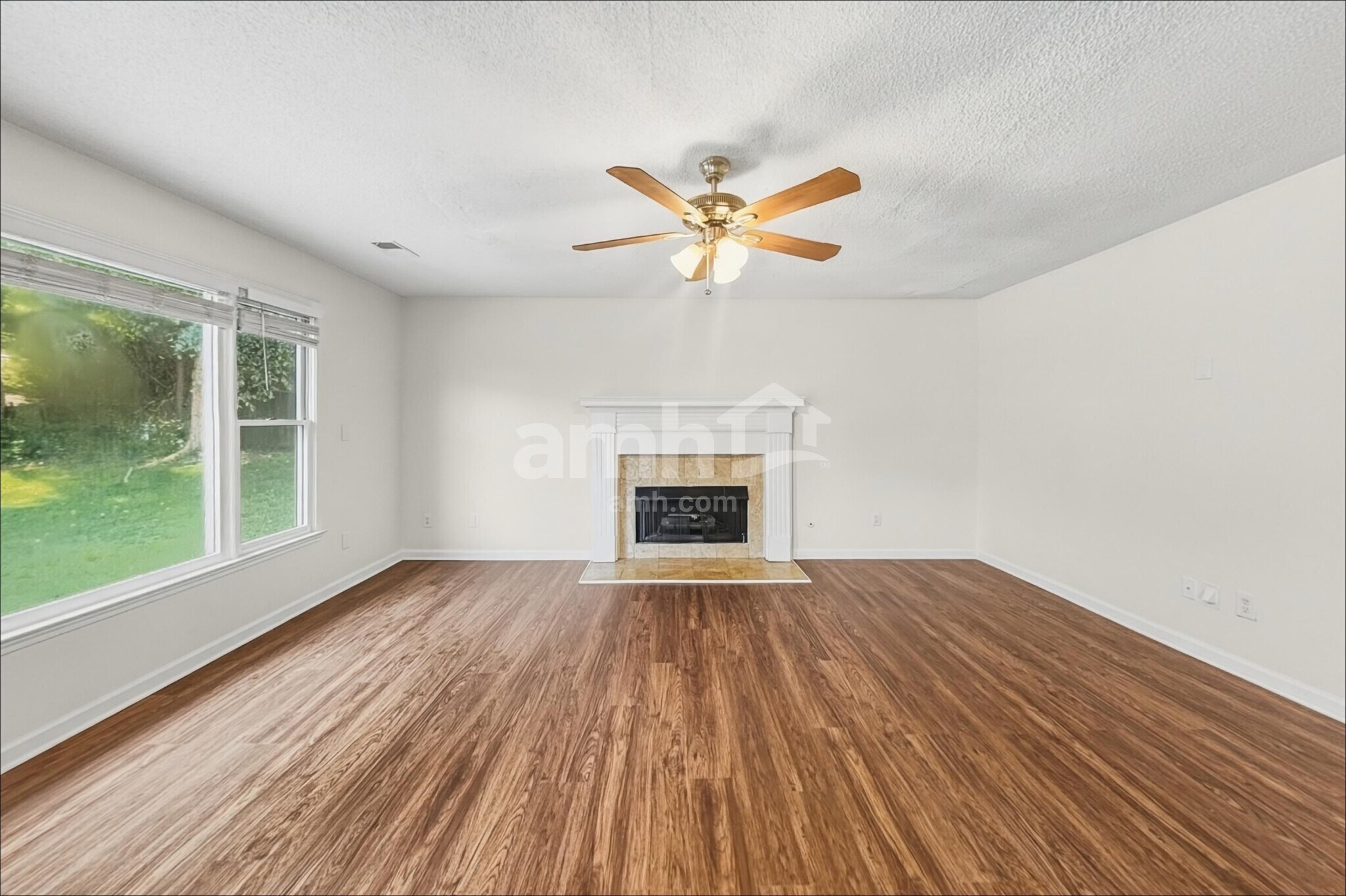 Building Photo - 1121 Lauren Way