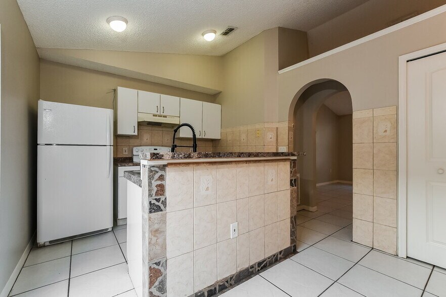 Building Photo - 160 Gleason Cove