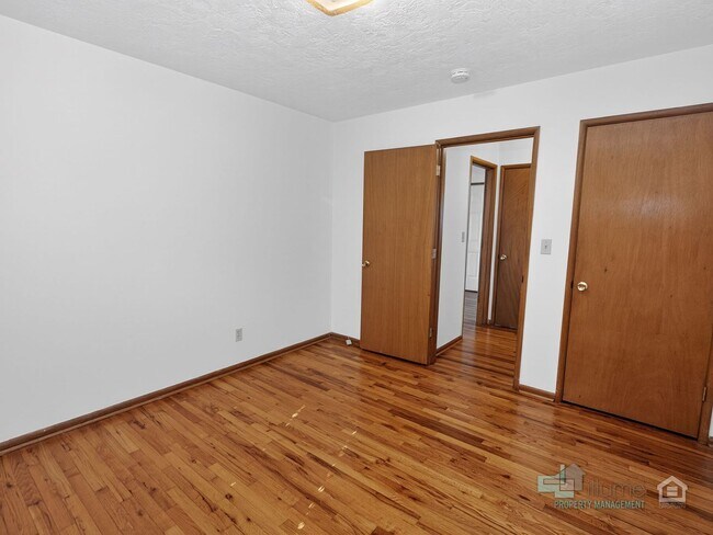 Building Photo - 1 Bedroom Condo Near OHSU + Parking